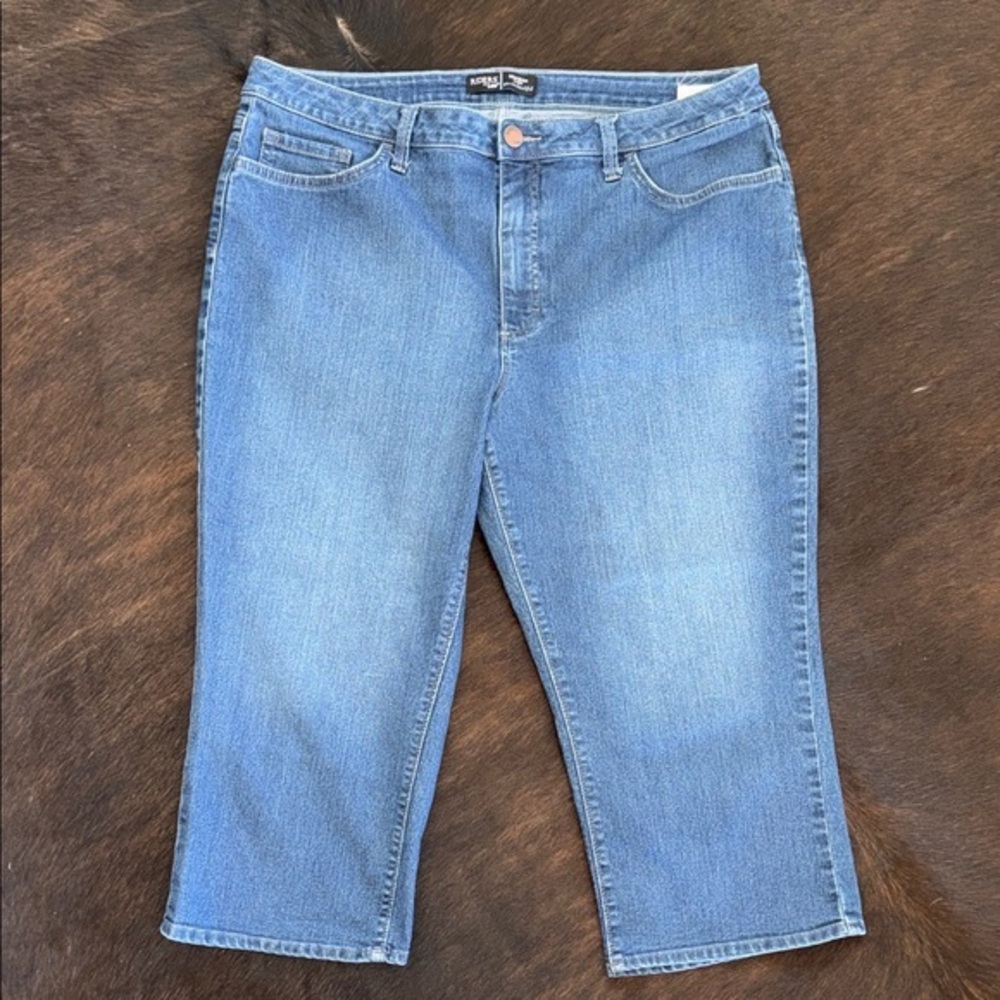 Riders by Lee Blue Mid Rise Capri